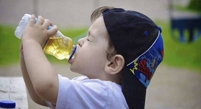 كيفية اختيار انواع مشروبات الاطفال