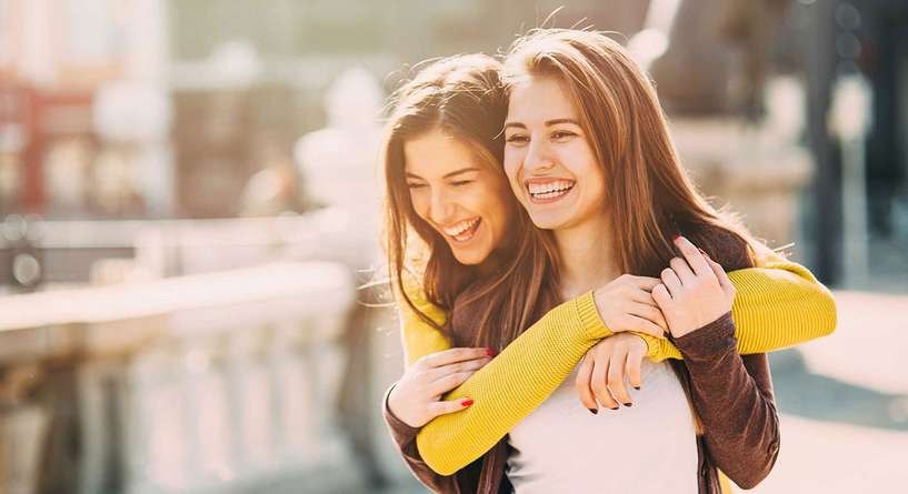 دراسة تشير الى ان المرأة تفضل صديقتها على زوجها