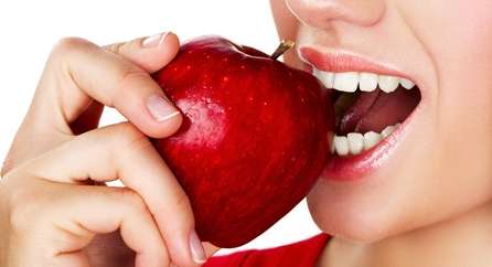 التفاح غسول الفم الطبيعي