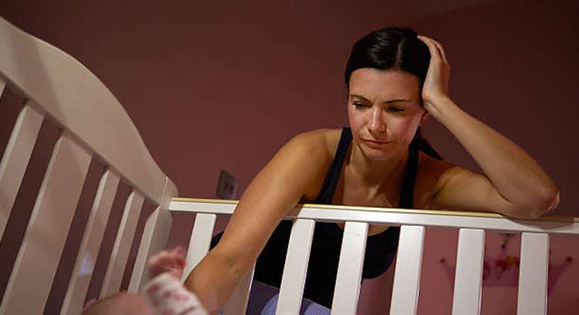 حسنات تعويد الطفل على النوم بمفرده وسيئاته