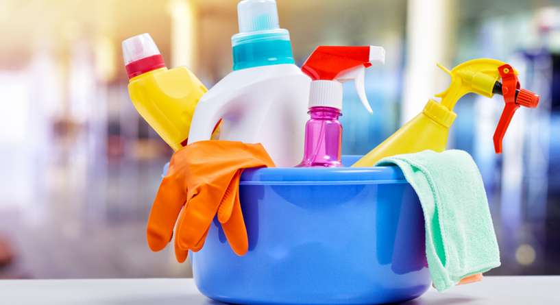 خطورة مزج منظفين شائعين على الصحة