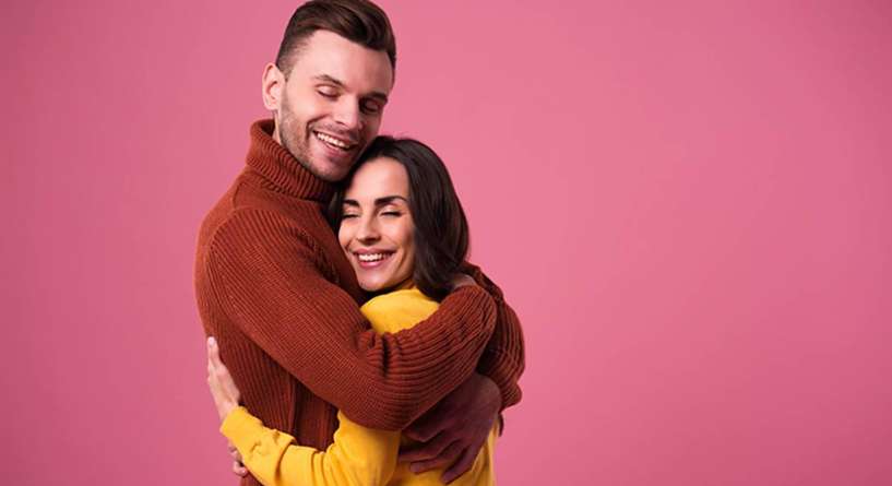 العناق والاحضان عند كل برج واكثر الابراج رومنسية