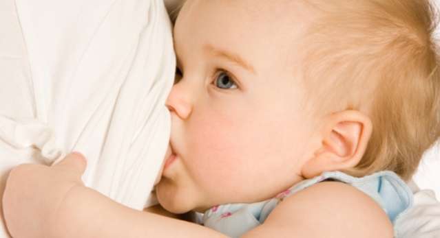 طرق للتأكد من حصول الاطفال على حاجتهم اثناء الرضاعة الطبيعية