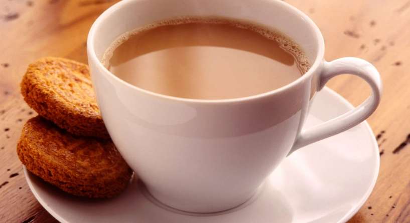 هل الشاي يفسد فوائد الحليب الاضرار والفوائد