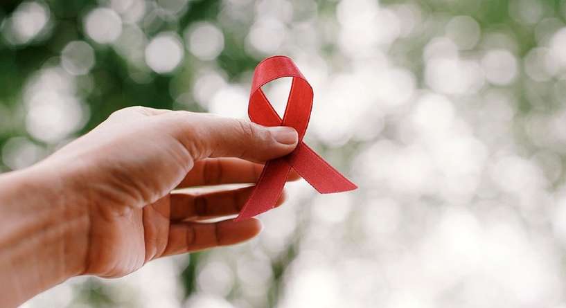 هل ينتقل الايدز بالاكل وطرق الوقاية