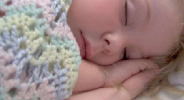فوائد النوم على صحة الاطفال