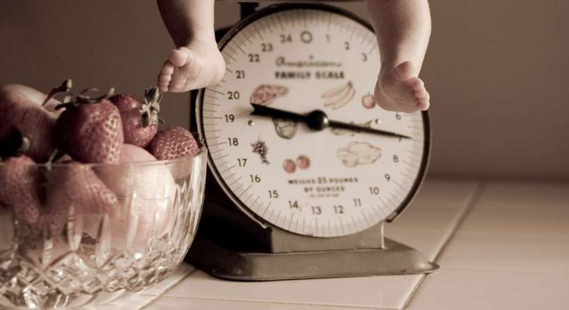 إعرفي وزن طفلكِ الطبيعي حسب عمره!