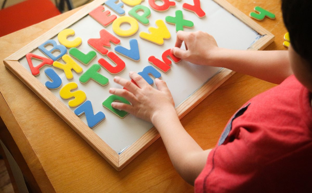 كيفية تعليم الحروف والكلمات للاطفال