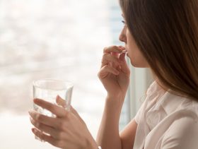 هل هناك حاجة الى مضادات الحموضة رغم العلاج بالأدوية الخاصة بالحرقة