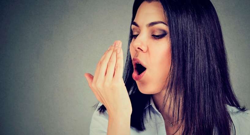 حل نهائي لرائحة الفم الكريهة في أسبوعين فقط