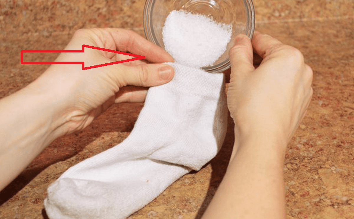 اهمية وضع الملح في الجوارب