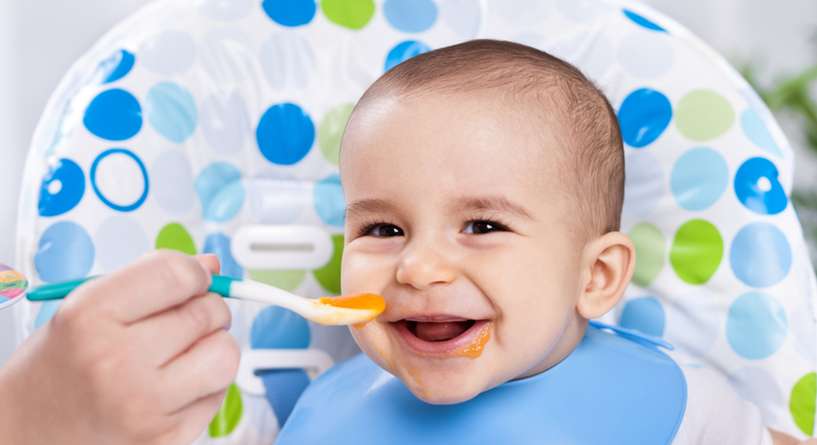 النظام الغذائي للطفل الرضيع من عمر 6 إلى 12 شهر