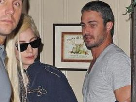 هل تدخل لايدي غاغا القفص الذهبي؟