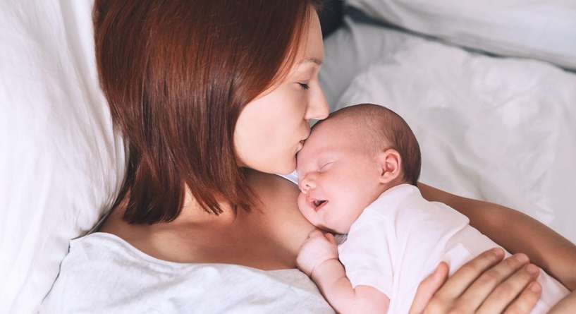 4 مؤشرات صحية وراء حازوقة الرضيع... اكتشفيها