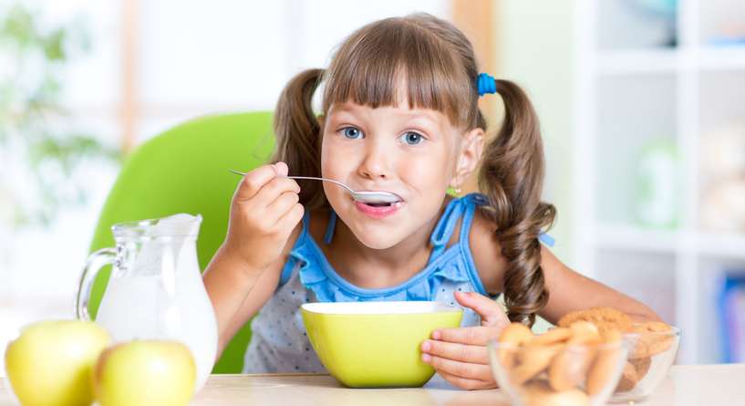 أطعمة لتسهيل عملية الهضم لدى الطفل وتفادي الإمساك