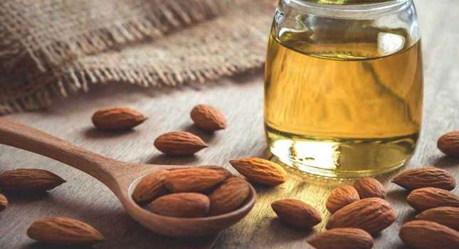 تجربتي مع زيت اللوز المر للمنطقة الحساسة