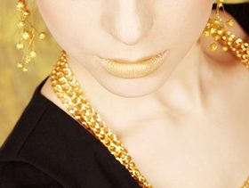 هكذا يتم شراء المجوهرات