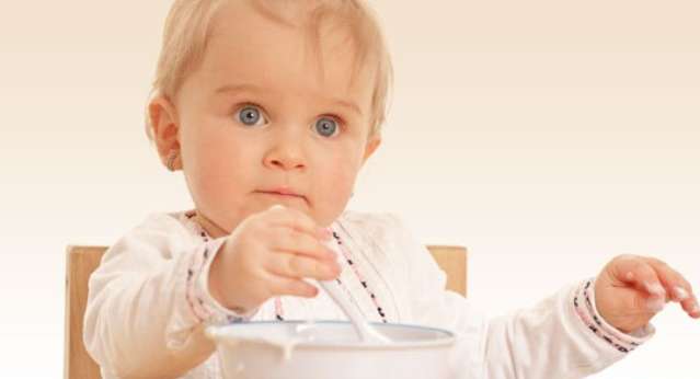 دور و أهمية غذاء الاطفال في صحة الاسنان