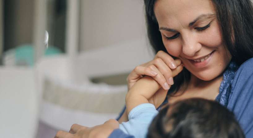 الرضاعة الطبيعية والامساك للام: اسبابه وعلاجه!