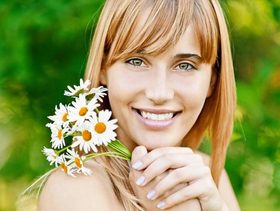 5 حيل منزلية لتفتيح الشعر طبيعياً!