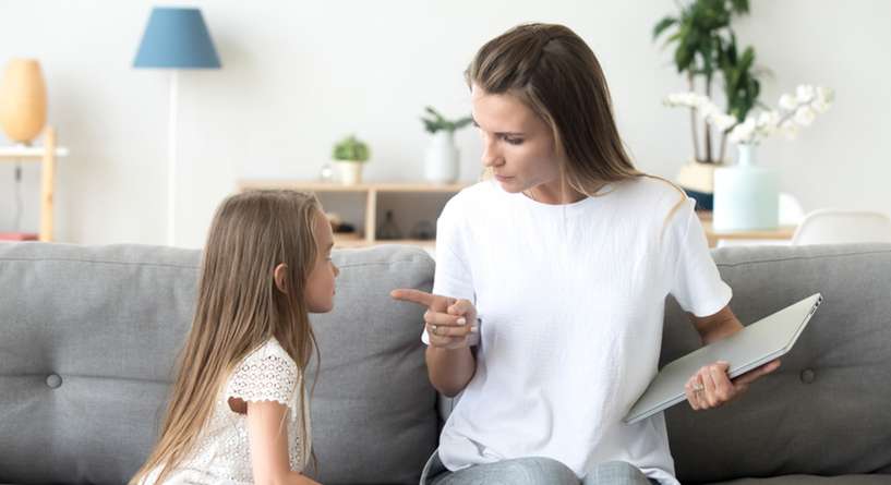 تأثير الآباء والامهات المتسلطين على اطفالهم