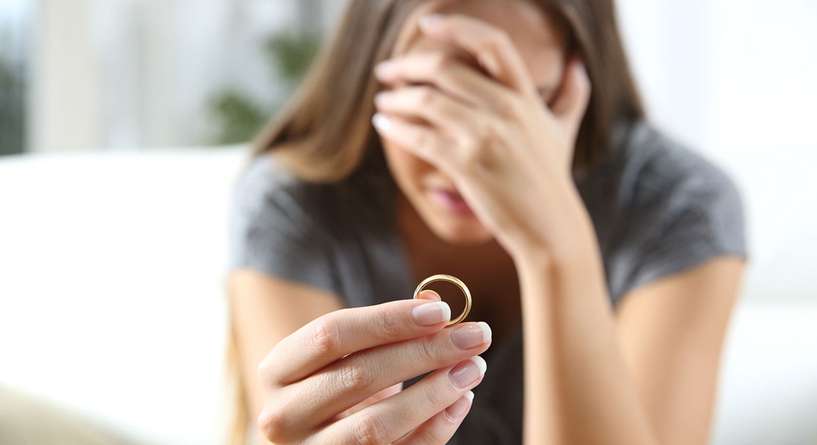 التصرف الصحيح عند زواج الزوج