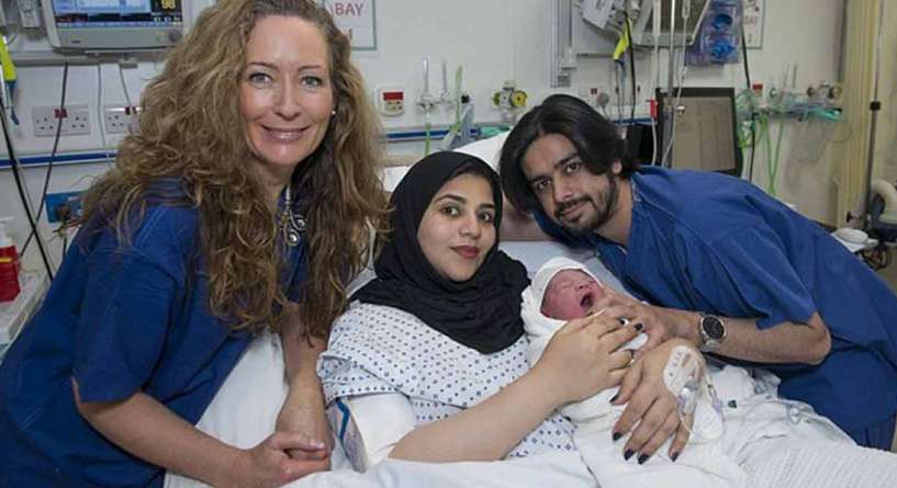 امرأة اماراتية تلد طفلها بمبيض مجمد