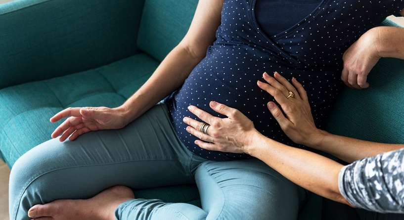 هل تقل حركة الجنين في الشهر السابع من الحمل