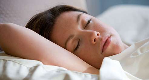 النوم يزيدك سعادةً وصحةً