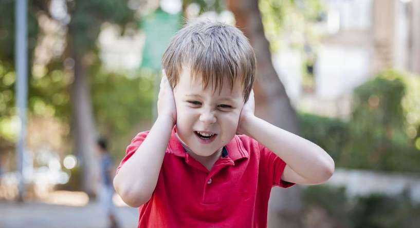 اعراض التوحد عند الاطفال في عمر ثلاث سنوات