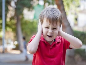 اعراض التوحد عند الاطفال في عمر ثلاث سنوات