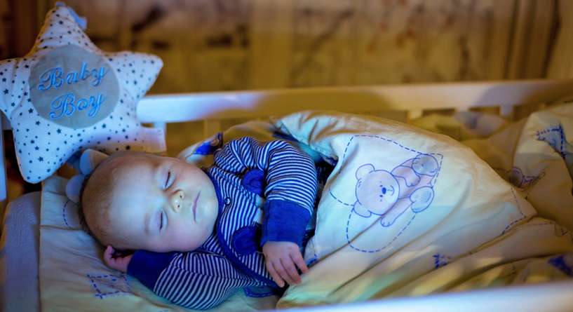 دور الحفاض المناسب في منح طفلك نوم عميق وهادئ