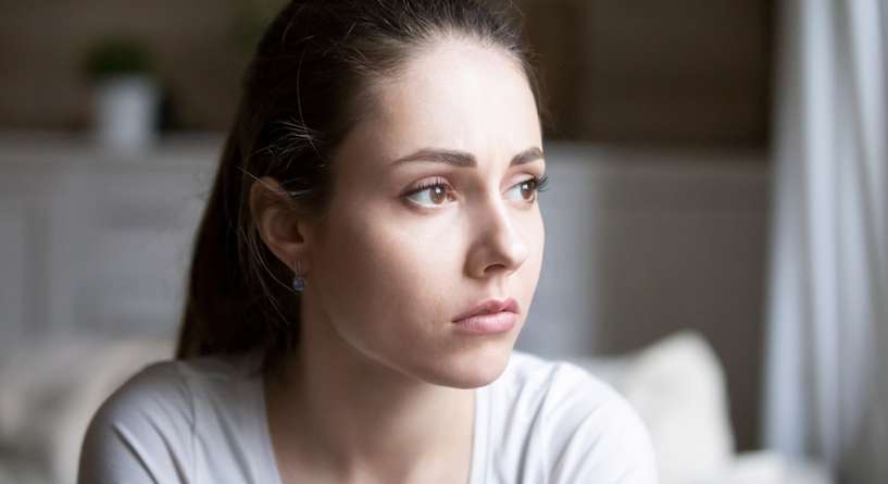 خروج سائل ابيض من المهبل هل من علامات الحمل