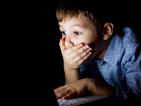 متى يفهم الطفل العلاقة الزوجية