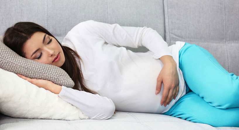 دراسة تحذر من نوم الحوامل لأكثر من 9 ساعات