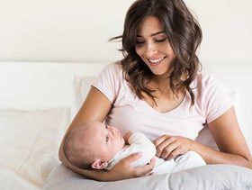 ما مدة الرضاعة الطبيعية لعمر شهرين بالدقائق؟