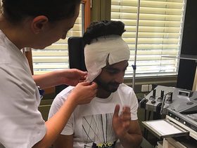 فيديو كويتي يسمع صوت والدته للمرة الأولى منذ 30 سنة