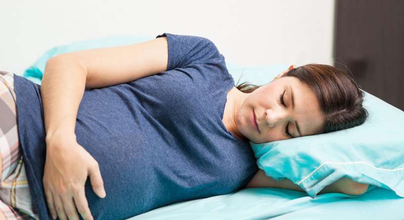 ما هي افضل وضعية نوم للحامل؟