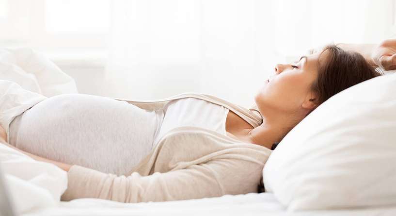 اسباب الم الظهر للحامل في الشهر الثالث وطرق العلاج