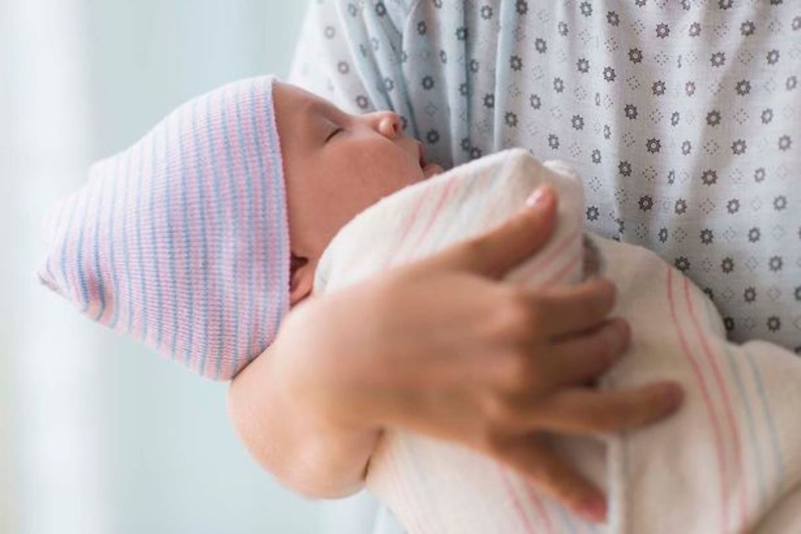 سلبيات الولادة القيصرية ومخاطرها على الام