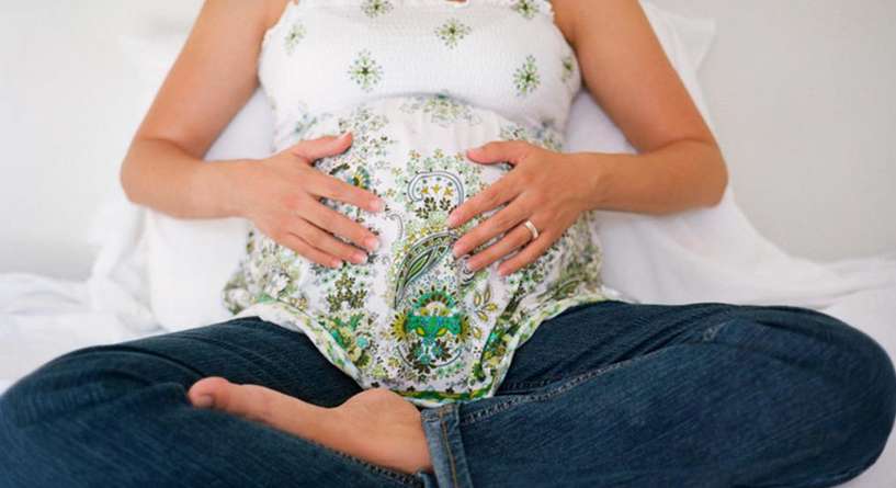 هل الم شديد اسفل البطن للحامل في الشهر التاسع طبيعي