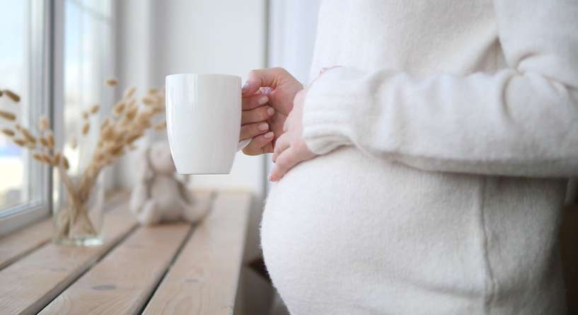 أسباب تحجّر بطن الحامل وأعراضه