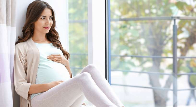 كل ما تحتاج المرأة الحامل معرفته عن فايروس كورونا وتأثيره عليها