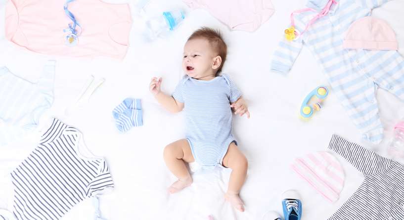 ملابس الأطفال الرضع بين المسموح والممنوع