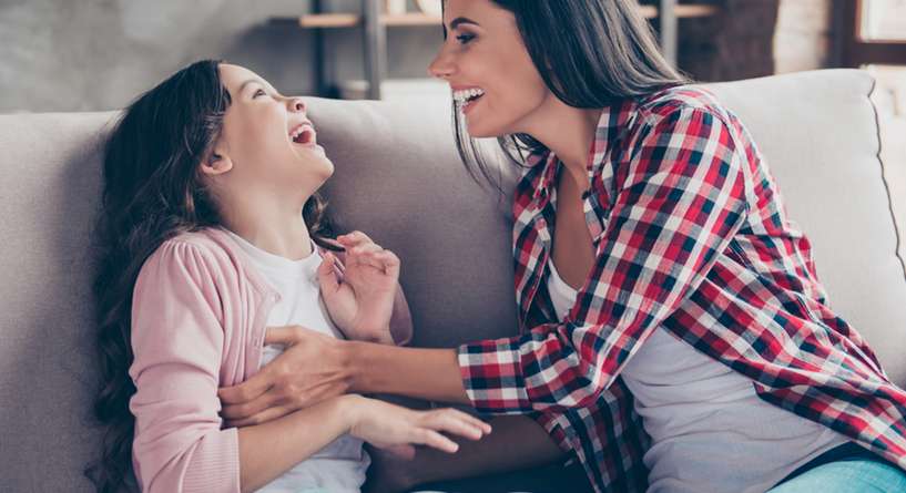الخبراء يؤكدون أنّ أختك تؤثر في تربية ابنتك أكثر منك