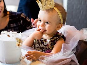 طفلك أكمل عامه الأول، كيف تتعاملين مع المشاكل التي يواجهها؟