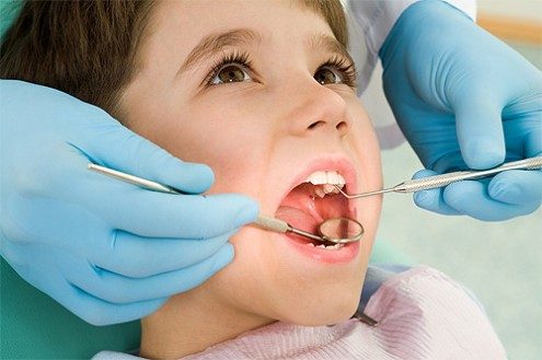 إصابات الأسنان عند الأطفال: تعاملي معها!