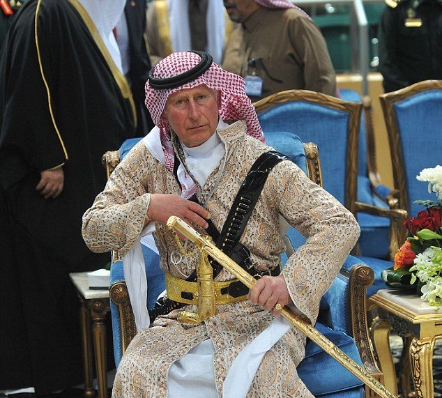 بالصور الأمير تشارلز يرقص في مهرجان الجنادرية في السعودية