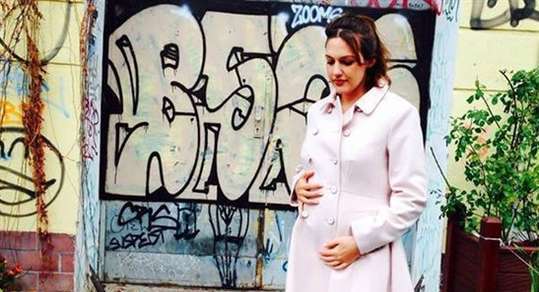 ميريام أوزرلي متحمسة وليست خائفة من الولادة!