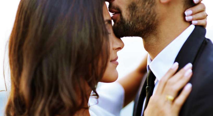 لماذا يحب الرجل النوم فوق زوجته